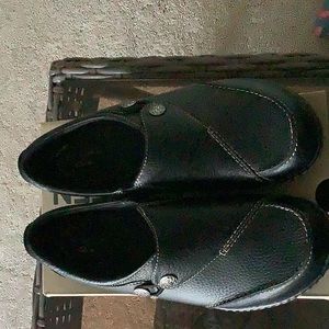 Ladies Clark’s shoes size 10w brand new